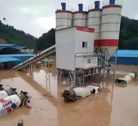 大雨过后，就知道混凝土搅拌站选址有多么重要了